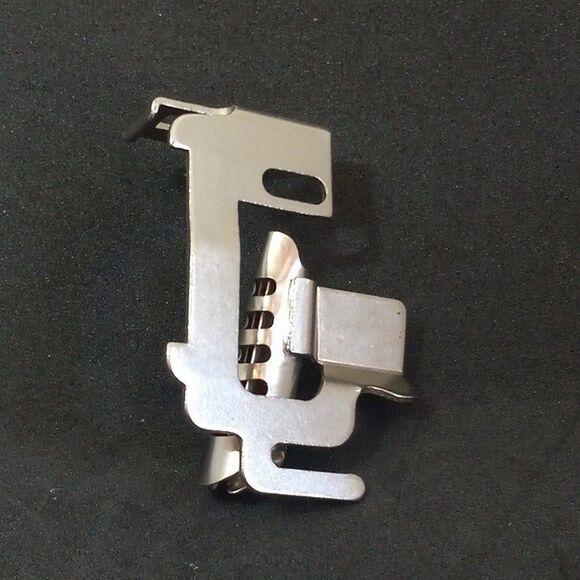 Greist Low Shank Bias Binder Foot with Position Adjustment-15/16-USA Made-Vtg - Picture 5 of 7